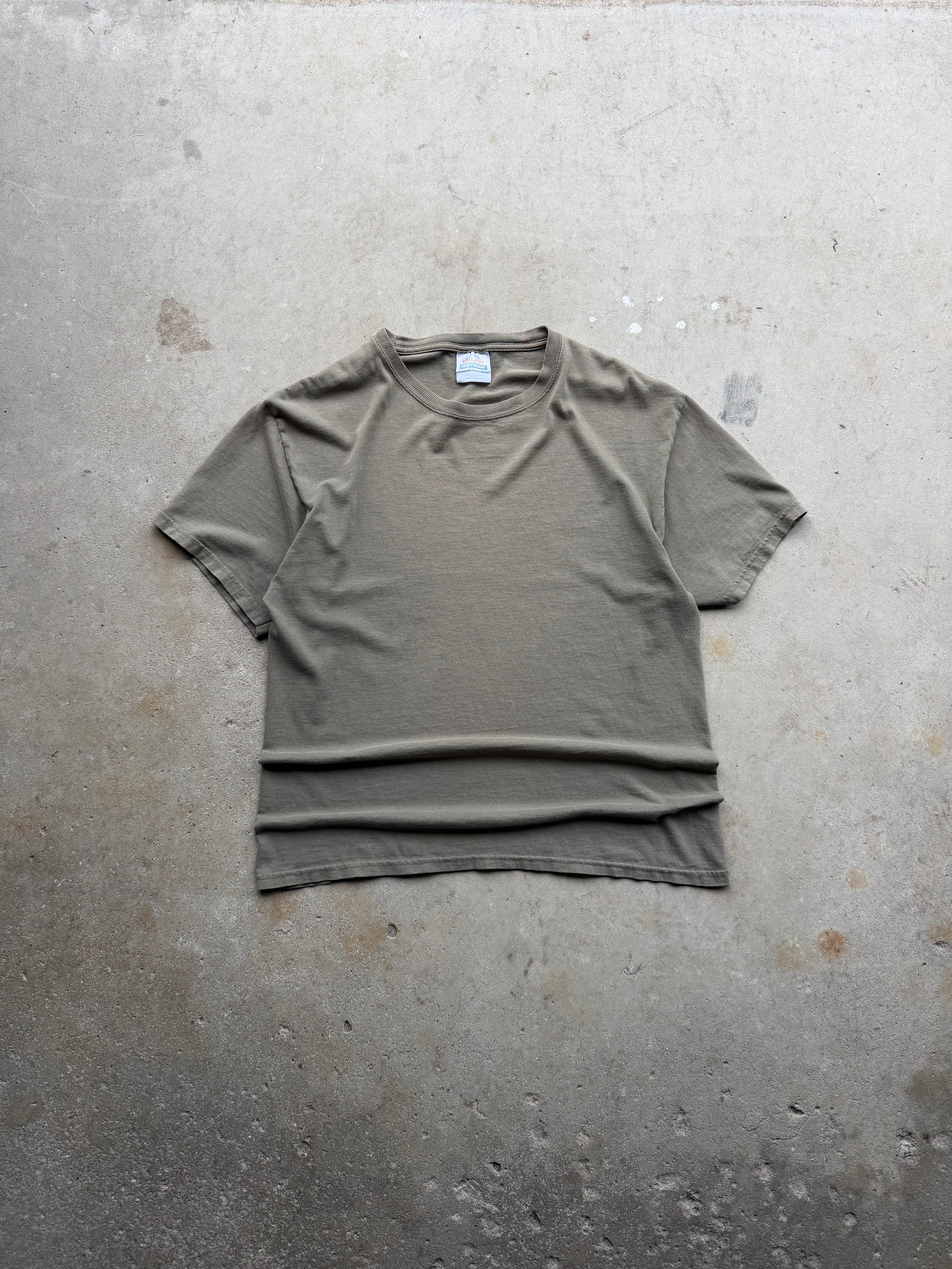 Vintage 00s Faded Olive Blank Hanes tee (MEDIUM)