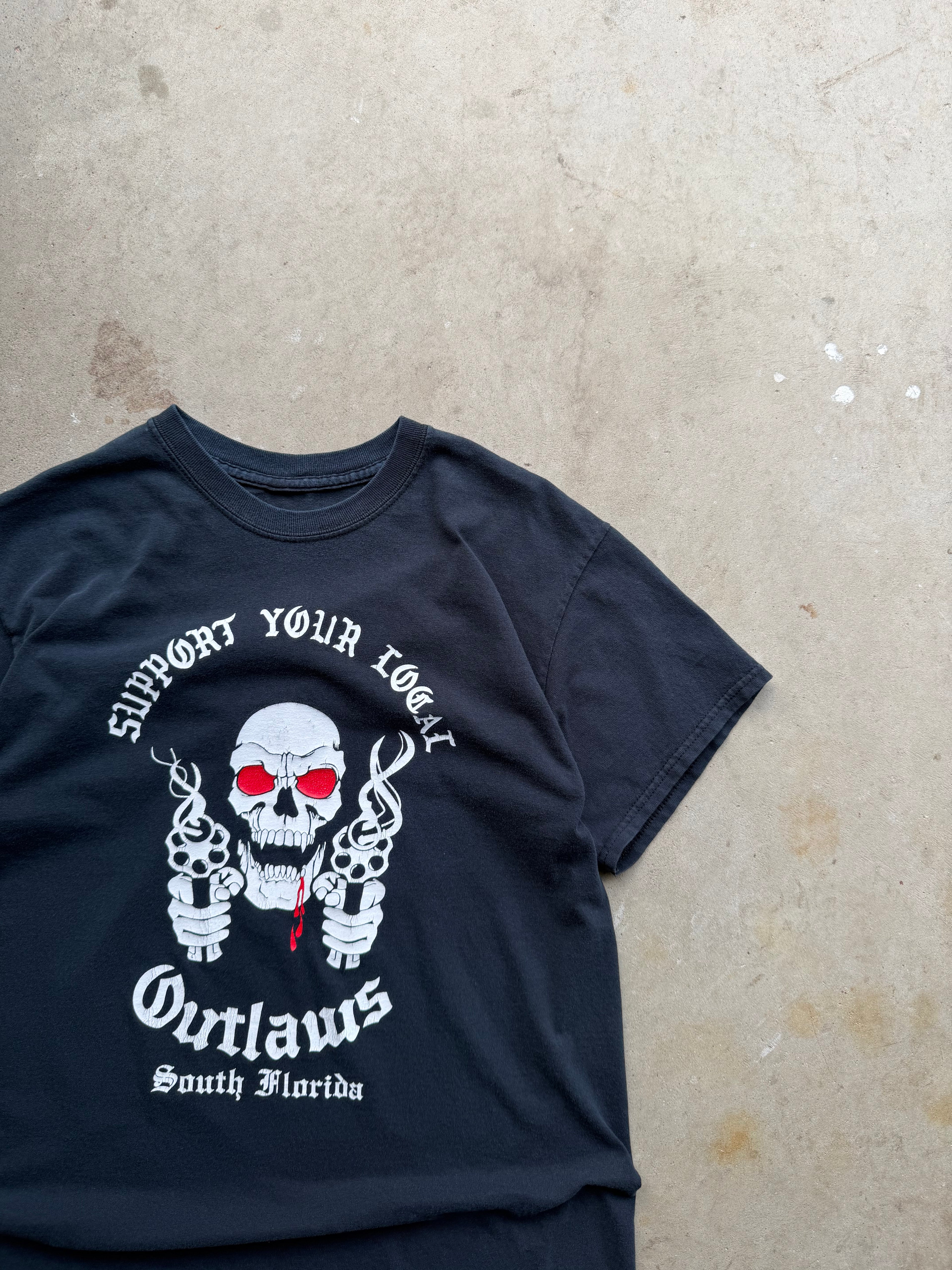 00s Support Your Local Outlaws (MEDIUM)