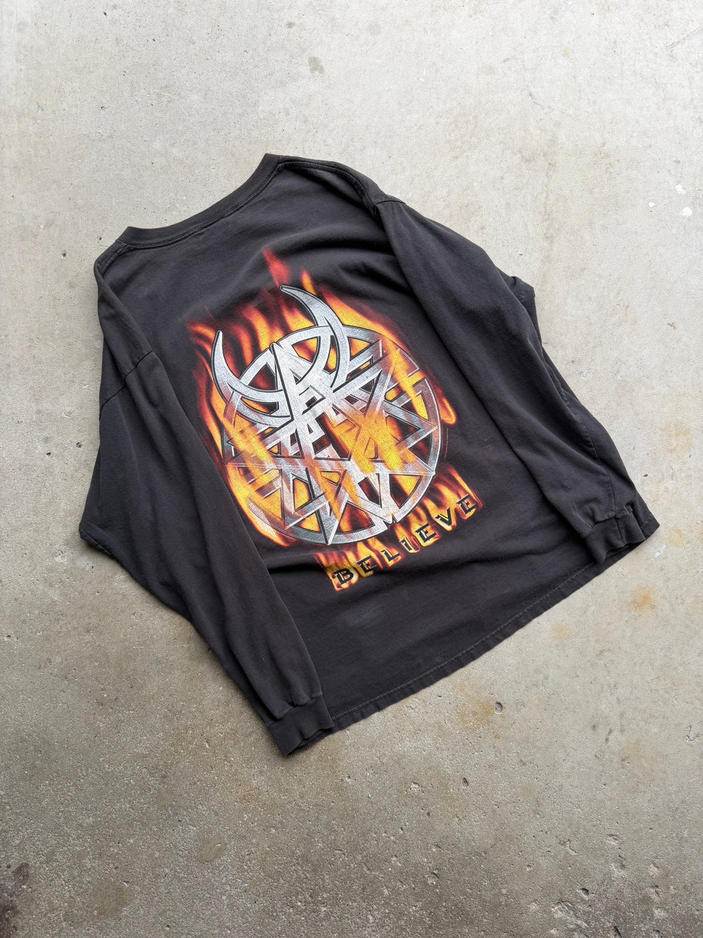 2002 Faded Disturbed Long Sleeve Band Tee (LARGE)